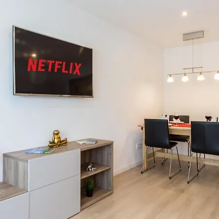 Apartament Eastside Mit 3 Zimmern Fur Bis Zu 5 Personen Mit Balkon *