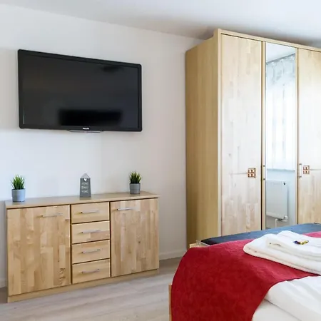 Apartament Eastside Mit 3 Zimmern Fur Bis Zu 5 Personen Mit Balkon Friedrichshafen