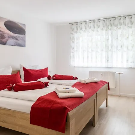 Eastside Mit 3 Zimmern Fur Bis Zu 5 Personen Mit Balkon Apartament Friedrichshafen