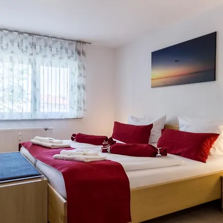 Apartament Eastside Mit 3 Zimmern Fur Bis Zu 5 Personen Mit Balkon Friedrichshafen
